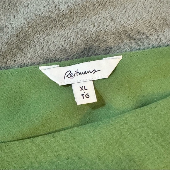 Reitmans Green Tank Top

#1049 - Picture 4 of 7